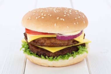 Duble çizburger hamburger domates marul peynir ahşap boa