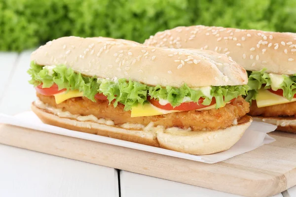 Chickenburger kip hamburger hamburger tomaten kaas — Stockfoto