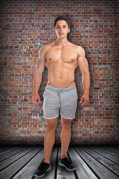 Bodybuilder bodybuilding muskler stående hela kroppen stående mu — Stockfoto
