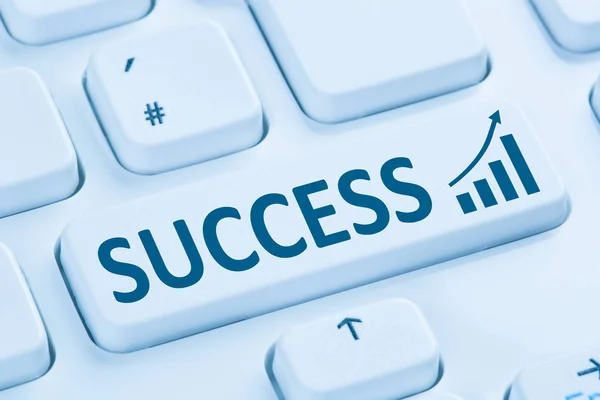 Succes succesvol bedrijf groei strategie internet blauwe comput — Stockfoto