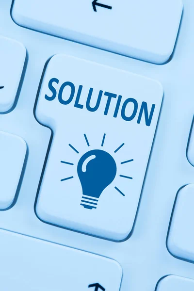 Finding solution for problem conflict button internet blue compu — Stock Photo, Image