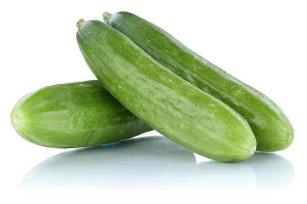 Concombres concombres légumes frais isolés sur blanc — Photo