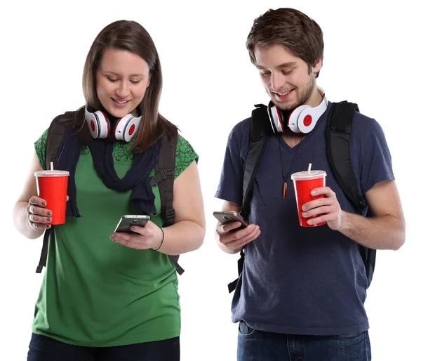 Młodzi ludzie z smartphone telefon komórkowy cola napój na białym tle — Zdjęcie stockowe