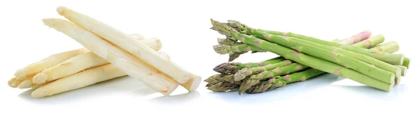 Szparagi białe i zielone warzywa na białym tle — Zdjęcie stockowe