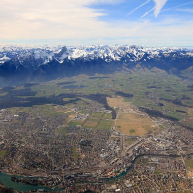 Thun Alpleri Panoraması genel bakış dağlar İsviçre şehir şehir aeri