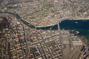 İsviçre Lucerne Şapel köprü Luzern City Gölü havadan görünümü p