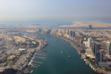 Dubai Creek delta hava görünümünü fotoğraf