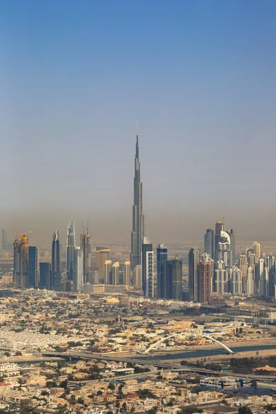 Dubai Burj Khalifa building Downtown copyspace vertical portrait — Stock Photo, Image