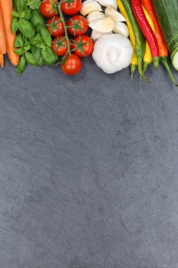 Malzemeler kayrak pişirme sebze toplama domates havuç