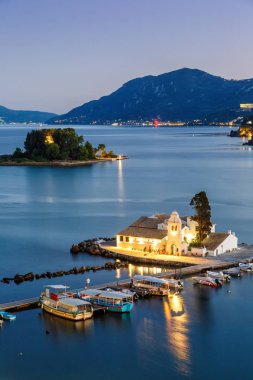 Corfu Yunanistan Vlachernon Vlacherna kilise Vigla Adası gece por