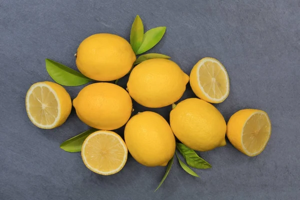 Citron citrons fruits ardoise vue dessus — Photo
