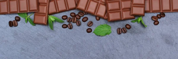 Vollmilch Schokolade Pralinen Tafel Lebensmittel Schiefer Banner Copyspace top vi — Stockfoto