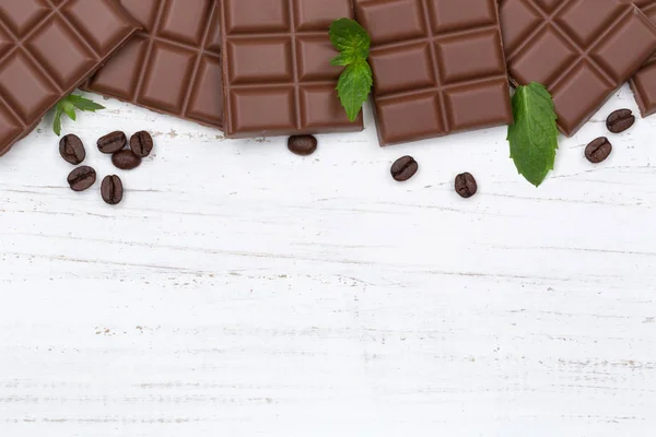 Vollmilch Schokolade Pralinen Tafel Lebensmittel Holzbrett Kopierraum top vi — Stockfoto