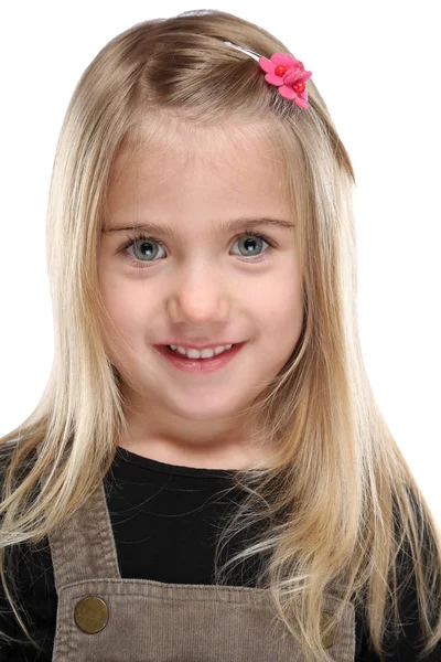 Çocuk çocuk kız portre üzerinde beyaz izole gülümseyen — Stok fotoğraf