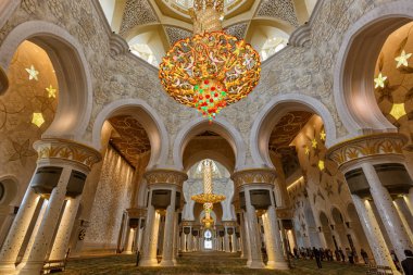 Abu Dhabi Şeyh Zayed Ulu Camii avize United Ara içinde