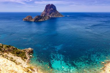 Ibiza Adası İspanya Es Vedra rock seyahat Akdeniz'in koyu va