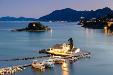 Corfu Yunanistan Vlachernon Vlacherna kilise mavi saat Vigla Adası