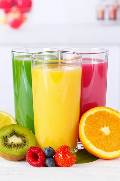 SAP smoothie smoothies oranje sinaasappels portret formaat fruit fr — Stockfoto