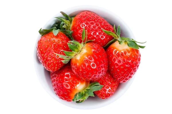 Fresas de arriba cuenco aislado en blanco — Foto de Stock