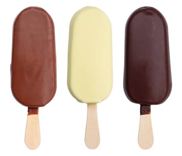 巧克力覆盖冰淇淋收集在一根棍子冰淇淋冰-c — 图库照片