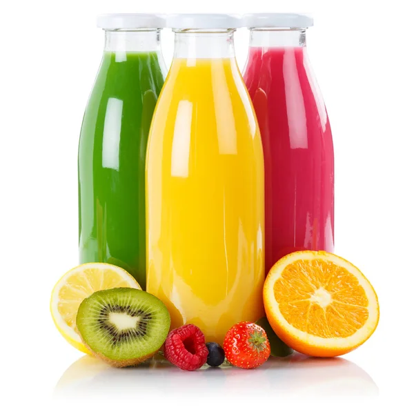 Batidos de frutas de zumo de frutas en botella cuadrada aislada — Foto de Stock