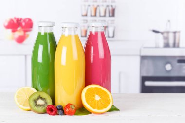 Suyu portakal güler yüzlü smoothies mutfak boşaltmak şişe frui içinde