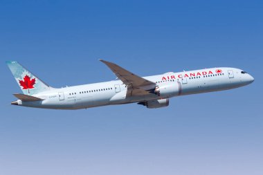 Frankfurt, Almanya 7 Nisan 2020 Air Canada Boeing 787-9 Dreamliner uçağı Frankfurt havaalanında (FRA). Boeing, merkezi Chicago 'da bulunan bir Amerikan uçak üreticisi..
