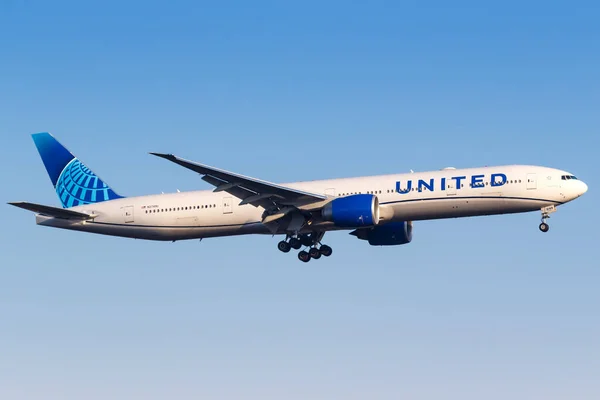 Frankfurt Duitsland April 2020 United Airlines Boeing 777 300Er Vliegtuig — Stockfoto