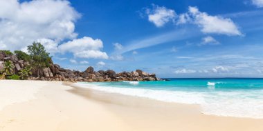 Seyşeller Grand Anse plajı La Digue adası tatili seyahatleri