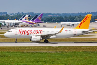 Münih, Almanya, 20 Temmuz 2019 Pegasus Airlines Airbus A320neo uçağı Münih havaalanında (MUC). Airbus, Toulouse, Fransa merkezli bir Avrupalı uçak üreticisi..