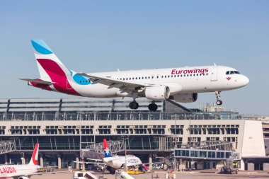 Stuttgart, Almanya 21 Mart 2019 Eurowings Airbus A320 uçağı Almanya 'daki Stuttgart havaalanında (STR).