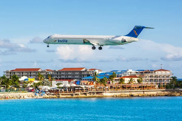 2016 Sint Maarten September 2016 Insel Air Mcdonnell Douglas Plane — 스톡 사진