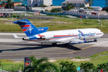 Sint Maarten, Hollanda Antilleri 20 Eylül 2016 AmeriJet Uluslararası Boeing 727-200 F uçağı Hollanda 'daki Sint Maarten havaalanında (SXM).