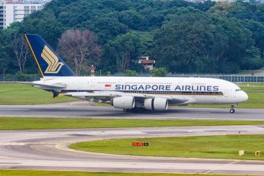 Changi, Singapur 29 Ocak 2018 Singapur Havayolları Airbus A380 uçağı Changi havaalanında (SIN). Airbus, Toulouse, Fransa merkezli bir Avrupalı uçak üreticisi..