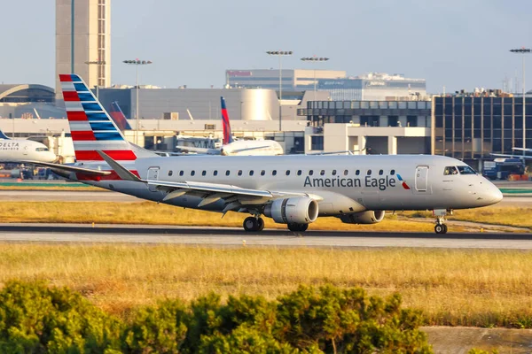 Лос Анджелес Калифорния Апреля 2019 Года Самолет Embraer 175 Авиакомпании — стоковое фото