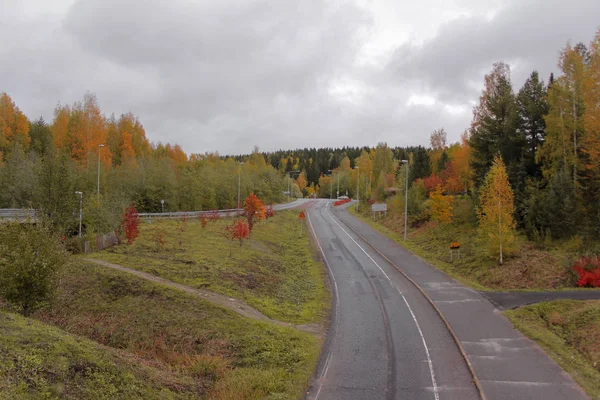 Міська Дорога Осінньому Парку Сільської Місцевості Фінляндії — Безкоштовне стокове фото