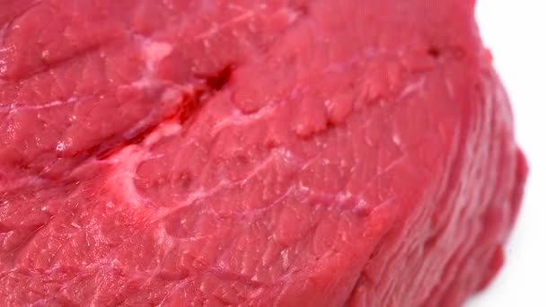 Frisches und saftiges rohes Rindfleisch — Stockvideo