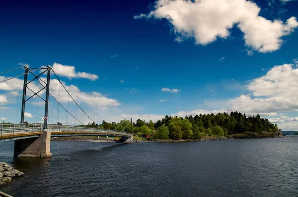 Sandviksbukta és Kalvoya-híd — Stock Fotó
