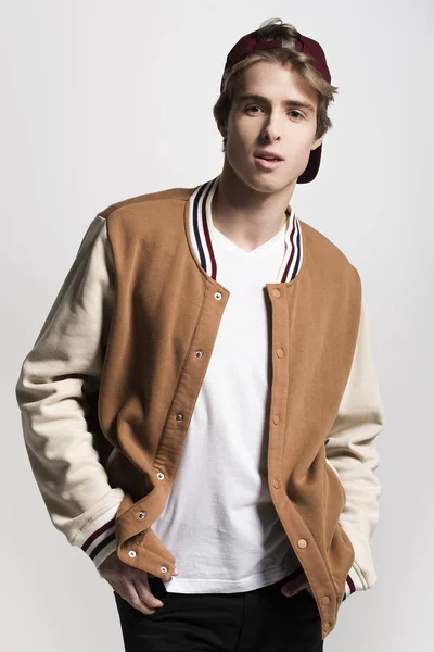 Şık ve yakışıklı delikanlı pozlar  