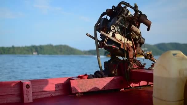 Eine Nahaufnahme Eines Motormotors Auf Einem Kambodschanischen Langschwanzboot Koh Rong — Stockvideo