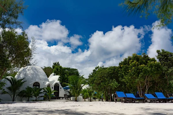 Elegáns Fehér Bungalók Gyönyörű Trópusi Beach Koh Rong Samloem Sziget — Stock Fotó