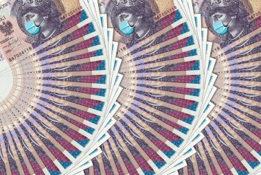 Polonya 'da Coronavirus. Karantina ve küresel durgunluk. Enfeksiyona karşı maske takan 20 Polonyalı banknot. Covid19 küresel ekonomiyi vurdu. Polonya Merkez Bankası bugdet tasarrufu için para basıyor