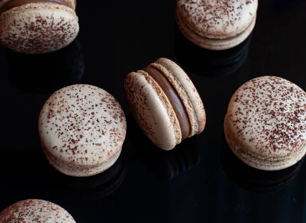 Chocolate Macarons Dengan Chocolate Ganache — Stok Foto