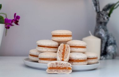 Karamelli ganache makarna.