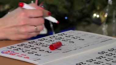 kırmızı işaret eliyle öldürmek takvimde 2016 yılın Aralık ayı son günlerinde