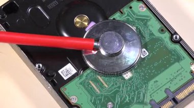 stetoskop pc sabit disk HDD. Bilgisayar donanım bellek teşhis kavramı