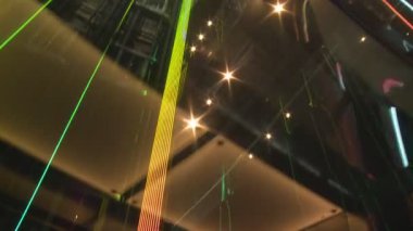 Expo 2017 Kazakistan pavyonlar insanlar. Üzerinde şeffaf Asansör Asansör olacak