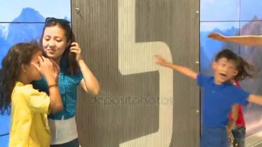 Kazak insanlar güçlü Rüzgar gösteri tadını çıkarın.