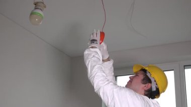 işçi kask duman dedektörü tavanda yükleme ile