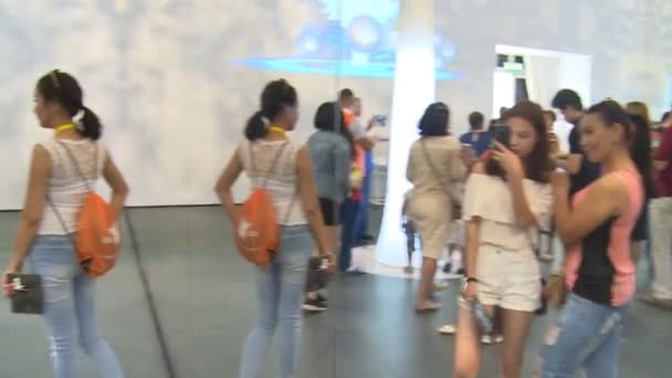 Lot of visitors people in Korea pavilion in Expo 2017 international exhibition — Stock Video